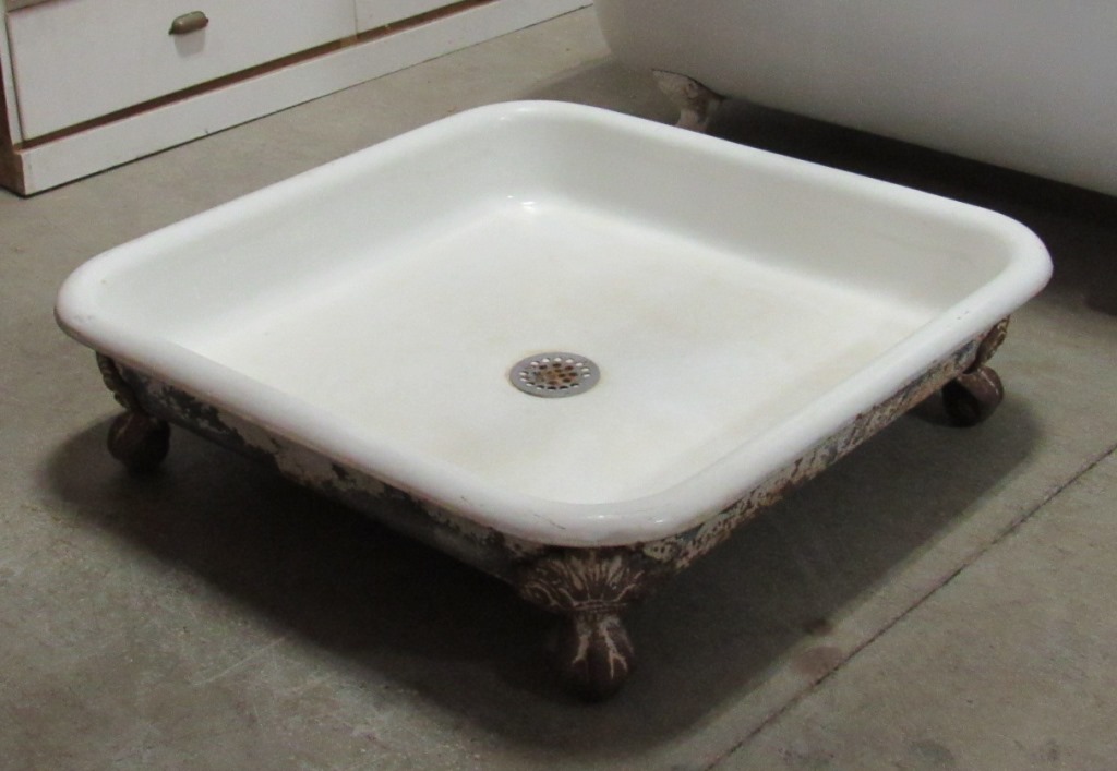 clawfoot shower pan BSTT