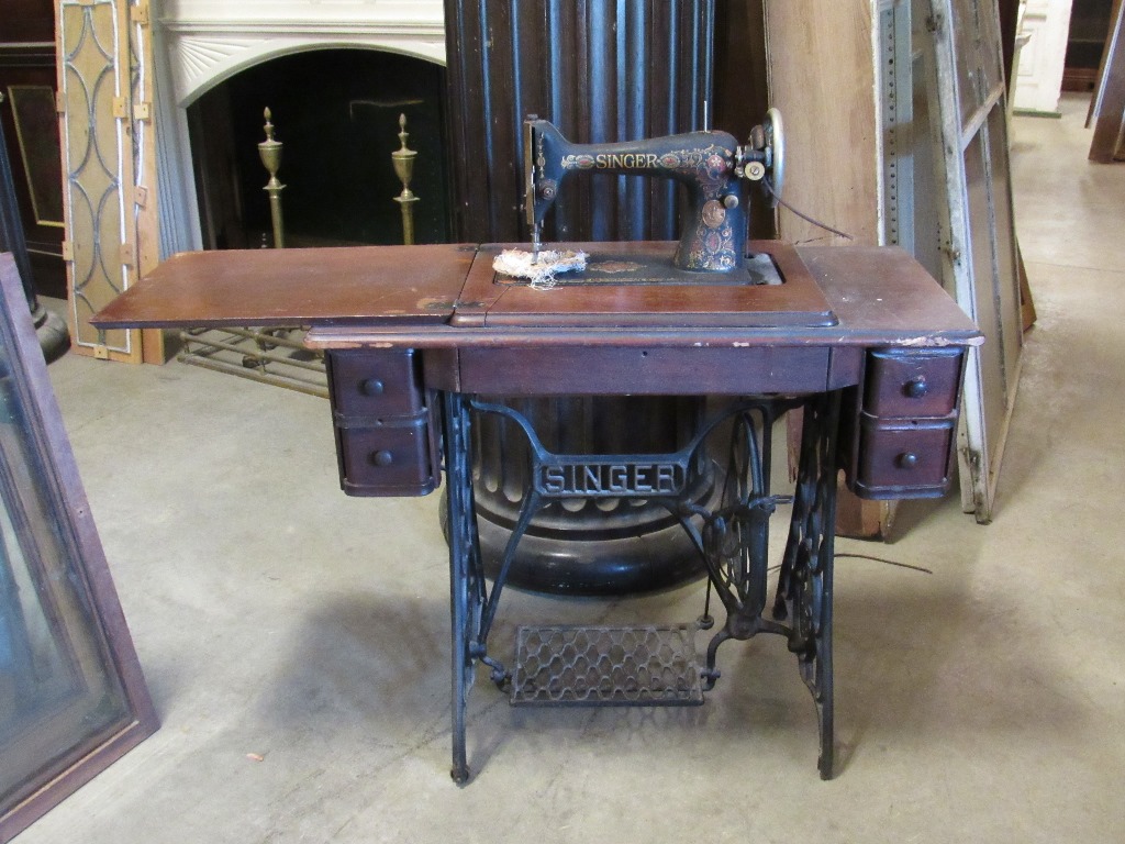 circa 1930's singer sewing machine KJT
