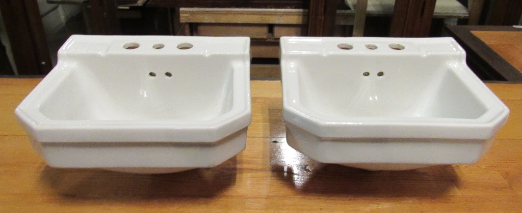 tiny wall hung sink DMJ